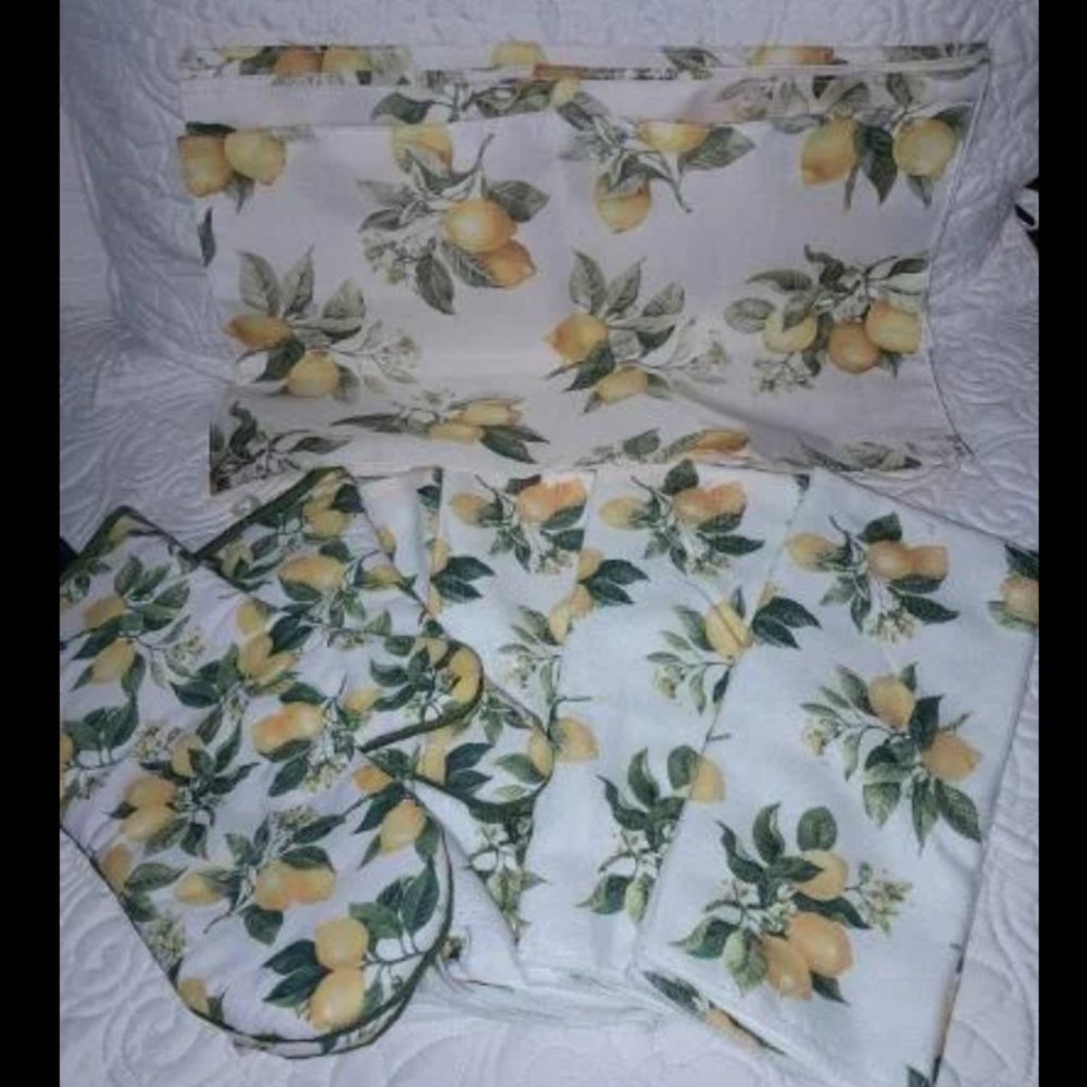 Italian Tuscan Lemon 4 placemats 4 dishtowels 2 Oven gloves NWT
